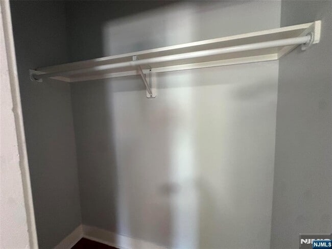 Building Photo - 707 2nd St