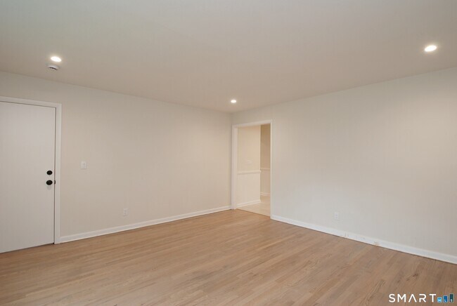 Building Photo - 306 Courtland Ave