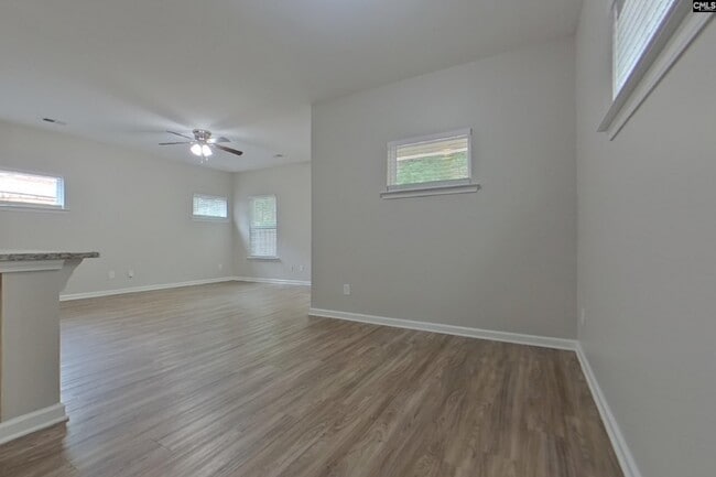 Building Photo - 250 Harvest Glen Ln