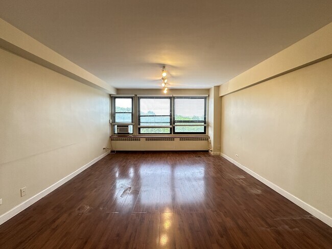 Building Photo - 4180 N Marine Dr