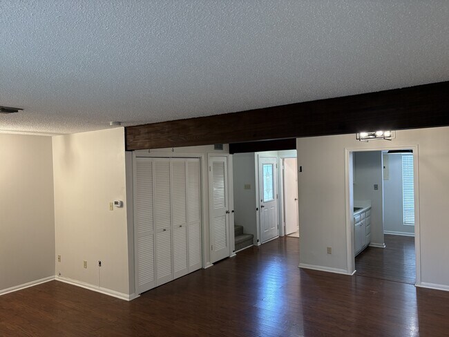 Building Photo - 315 Sidney Martin Rd