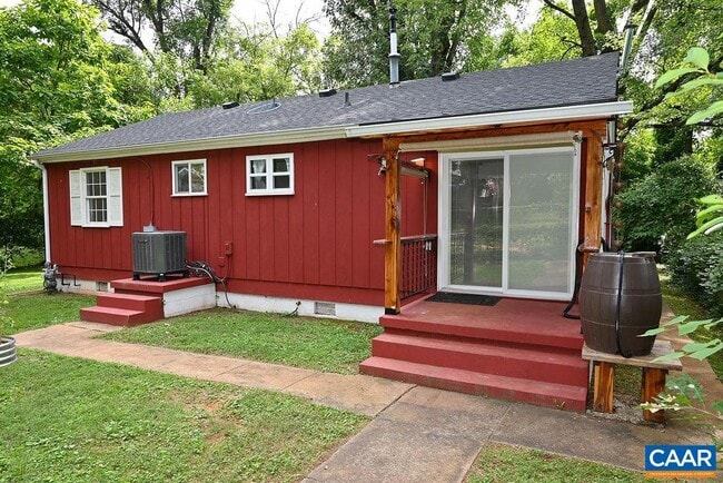 Building Photo - 315 Caroline Ave