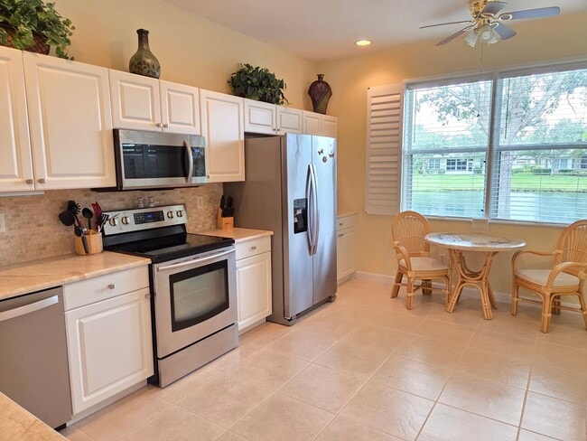 Building Photo - Beautifully Decorated Home~Turn Key~Commun...