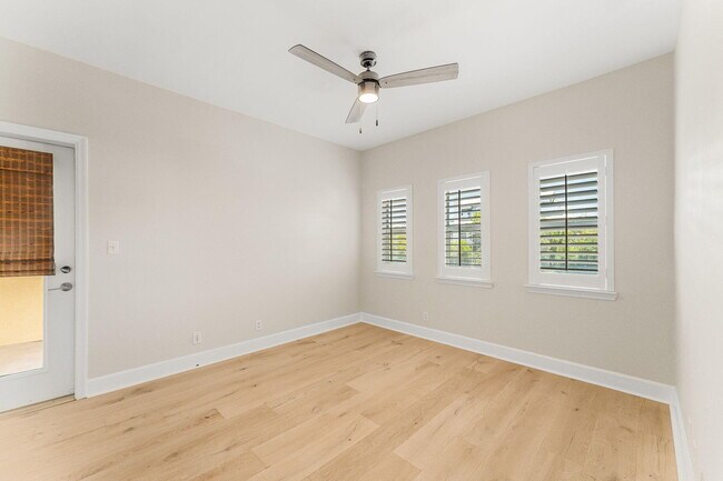 Building Photo - 1732 W County Hwy 30A