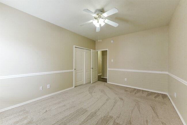 Building Photo - 9127 Willow Crossing Dr