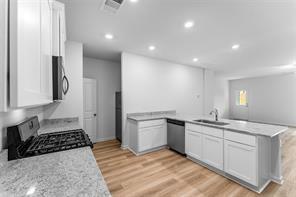 Building Photo - 1301 Parker Dr