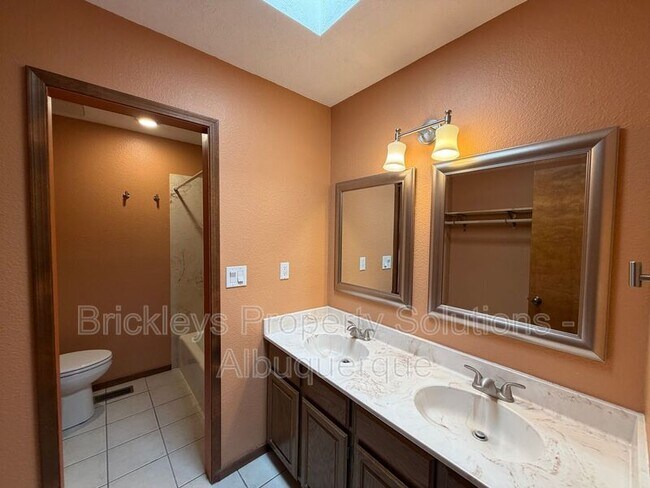 Building Photo - 2 Cochiti Trail