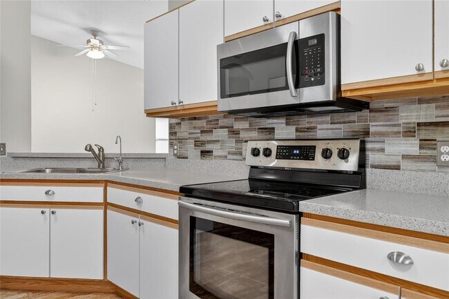 Building Photo - 156 Grand Canal Dr