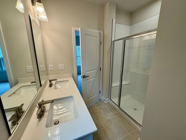 Building Photo - New Construction in Southend