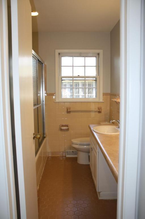 Building Photo - 306 Susan Dr