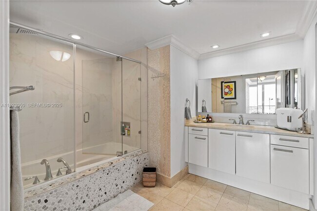 Building Photo - 3350 SW 27th Ave