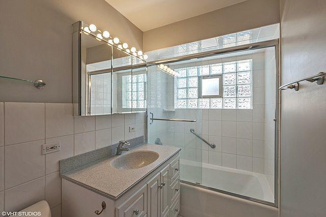 Building Photo - 614 Leamington Ave