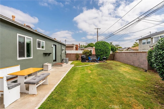 Building Photo - 4370 Johanna Ave