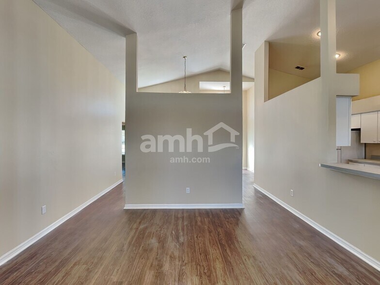 Building Photo - 321 Sterling Lake Dr