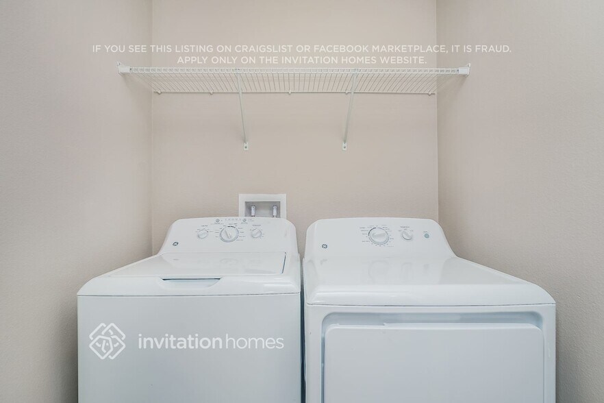 Building Photo - 8469 Campus Woods Way