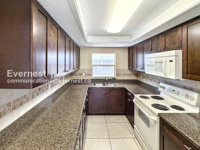Building Photo - 3313 Ottway Dr