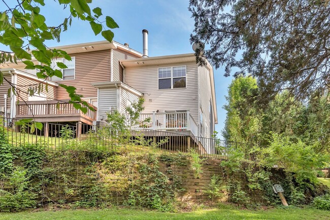 Building Photo - 412 Flintlock Ct