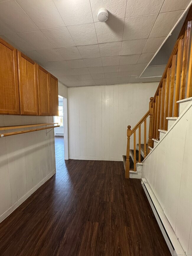 Building Photo - 105 Olivia St