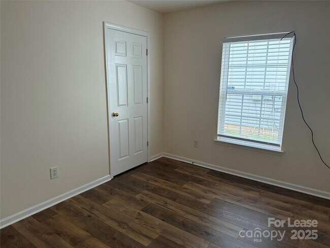 Building Photo - 908 Swearngan Ridge Ct