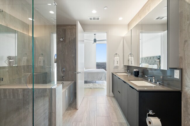 Building Photo - 44 East Ave