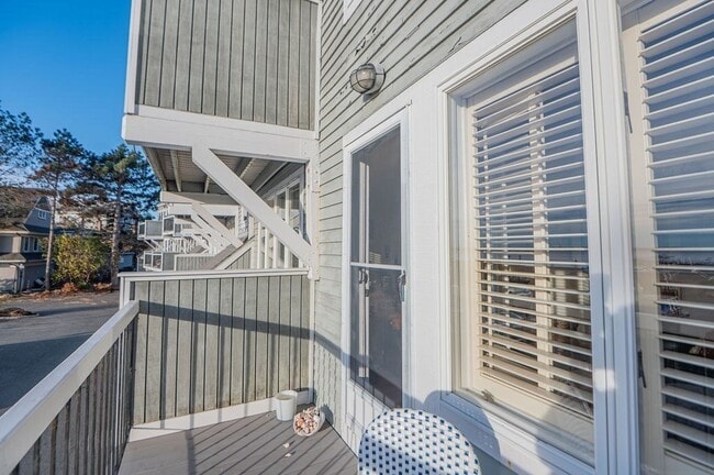 Building Photo - 432 Humphrey St