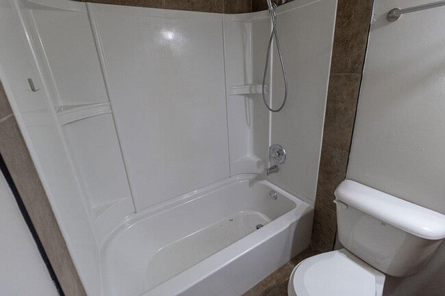 Building Photo - 1011 W Ash St