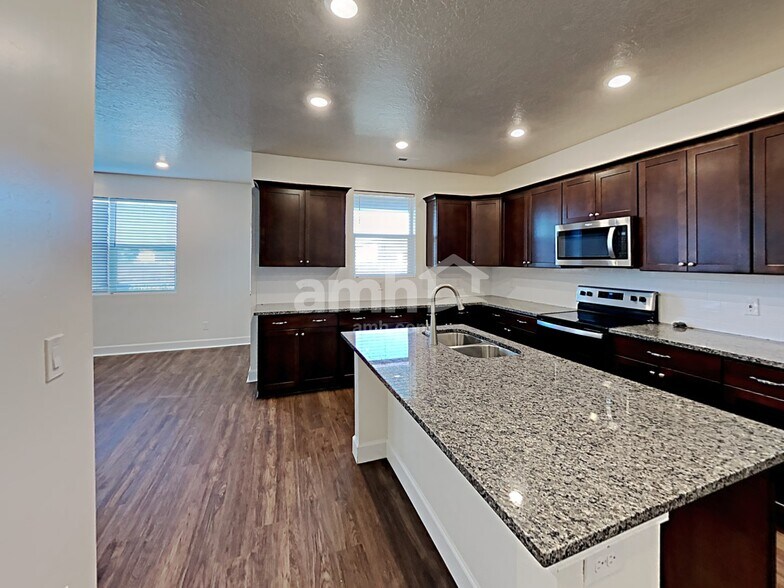 Building Photo - 1123 Wagon Way
