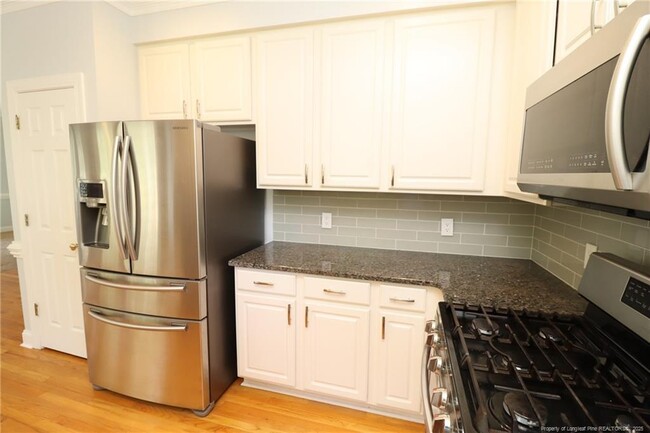 Building Photo - 203 Abbey Oak Ln