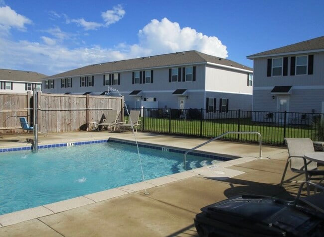 Building Photo - 5852 Callaway Cir