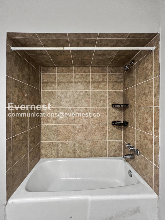 Building Photo - 4330 Almo Ave