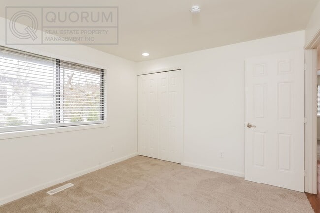 Building Photo - Beautiful 4 Bed 2 Bath House