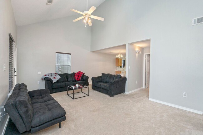Building Photo - 3 Bedroom in Navarre!!