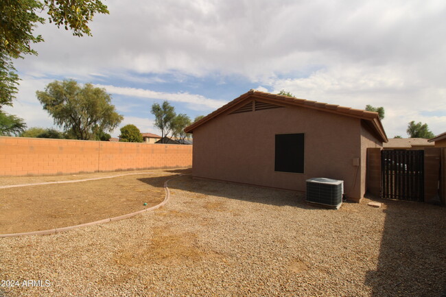 Building Photo - 43588 Rio Grande Dr