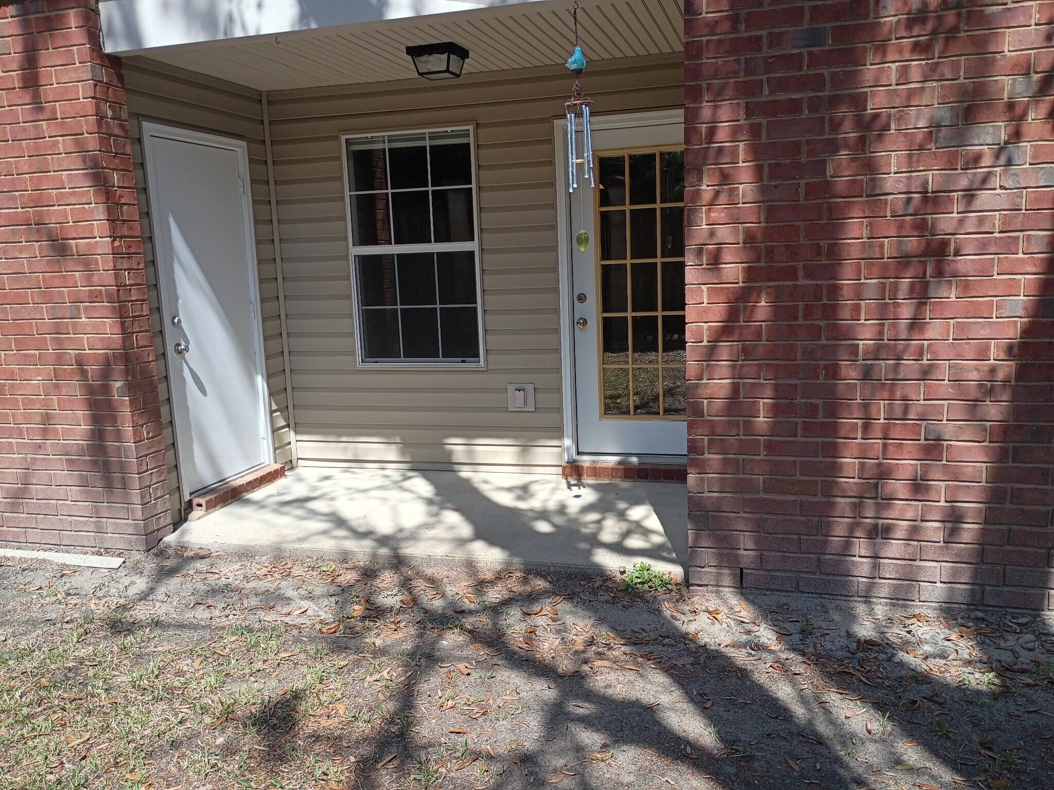 Building Photo - 211 Edgewater Rd