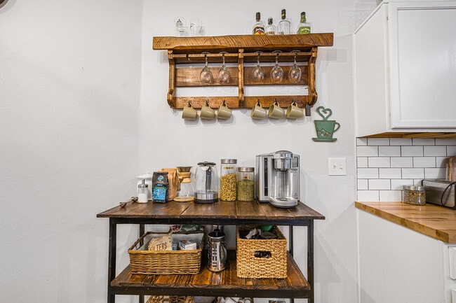 Building Photo - 904 Melted Candle Cove