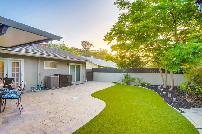 Building Photo - Rare, fully updated, private cul-de-sac one-story single-family house