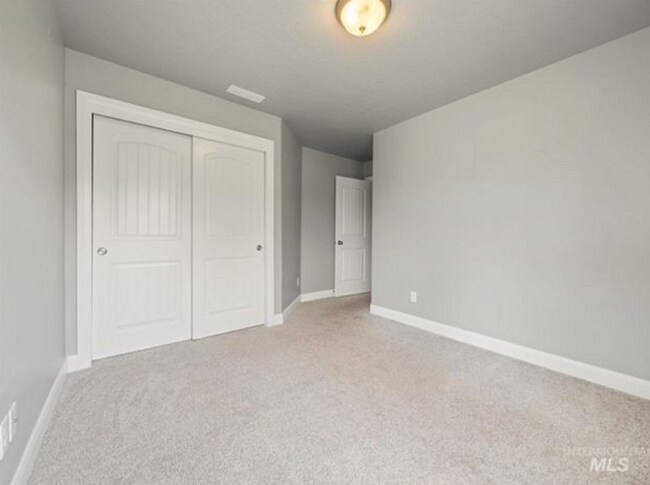 Building Photo - Beautiful North Meridian Home with Upgrade...