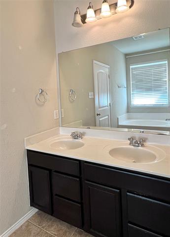 Building Photo - 1004 Bruni Ct