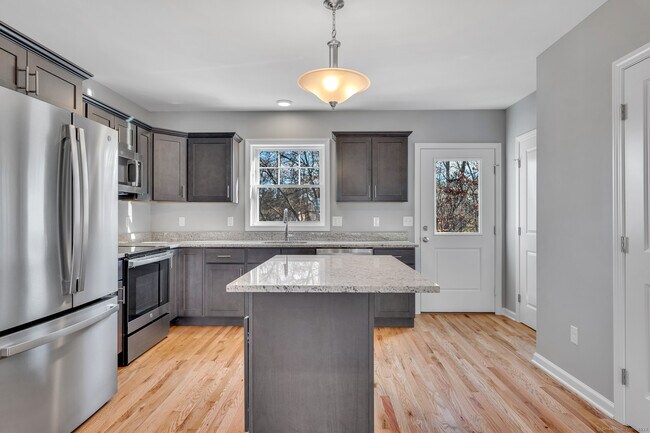 Building Photo - 88 Woodhouse Ave