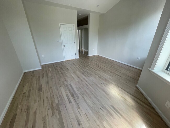 Building Photo - 3131 11th St NW