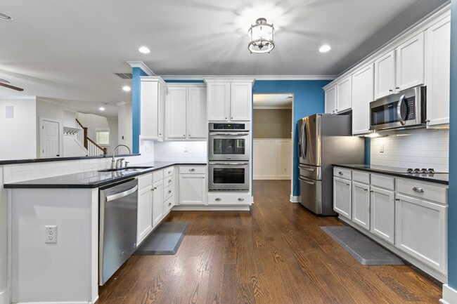 Building Photo - 1455 Reynolds Dr