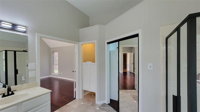 Building Photo - 9726 Windy Hollow Dr