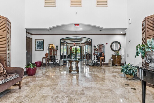 Building Photo - 1013 Villa Cir