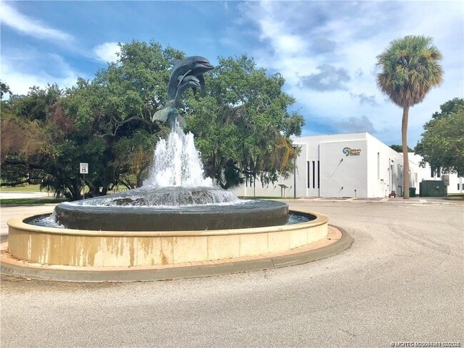 Building Photo - 18 NE Nautical Pl