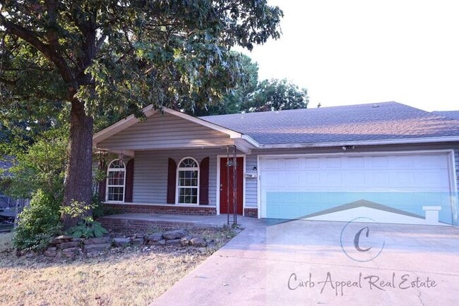 Building Photo - First month move in special $900!! Beautiful 3-bed, 2 bath condo with fireplace, 2-car garage - i...