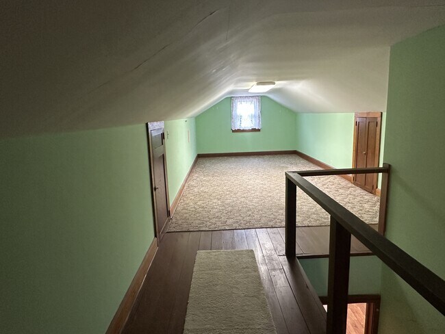 Building Photo - 940 Lindbergh Ave