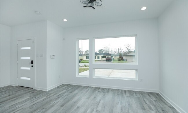 Building Photo - 9315 Ashville Dr