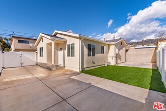 Building Photo - 1049 Sonora Ave