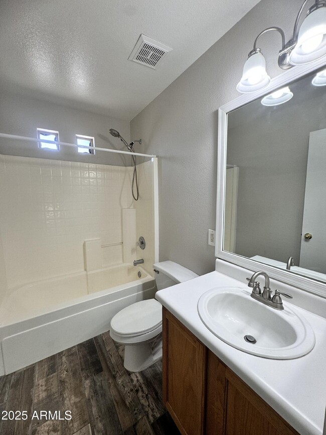Building Photo - 9138 W Ross Ave