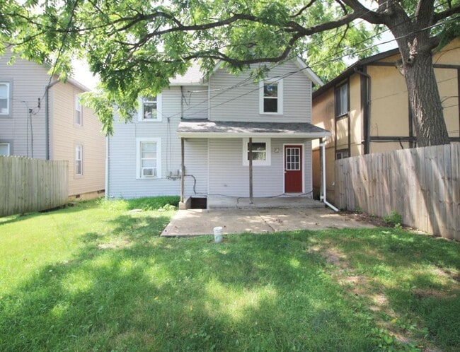 Building Photo - 2584 Deming Ave